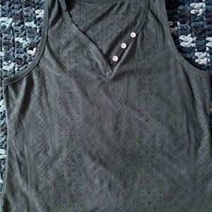 SHEIN Green Sleeveless Buttoned Tank Top